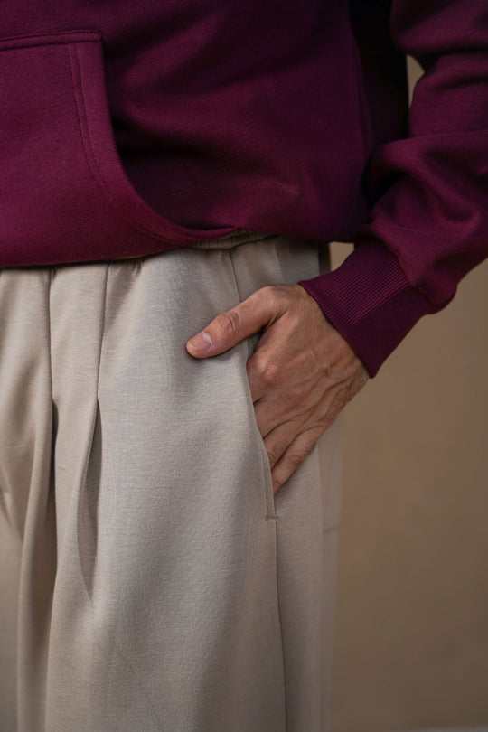 KHAKI PLEATED STRAIGHT TROUSERS