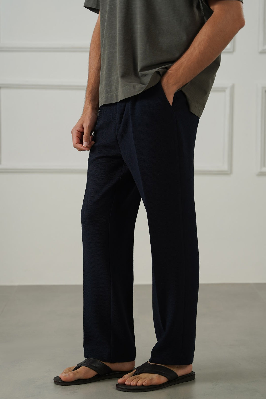 TEXTURED ADJUSTABLE PANTS