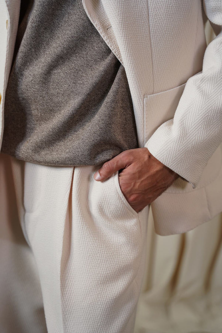 OFF WHITE TEXTURED ADJUSTABLE PANTS