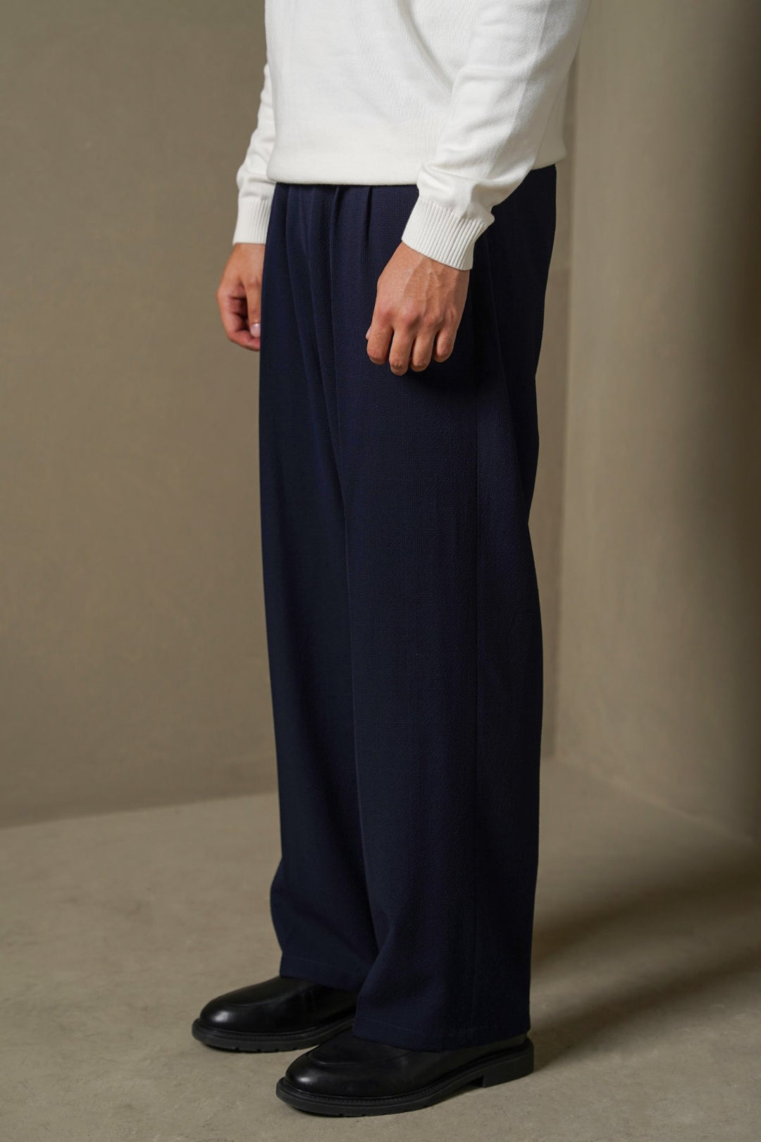 NAVY LOOSE TAILORED PANTS
