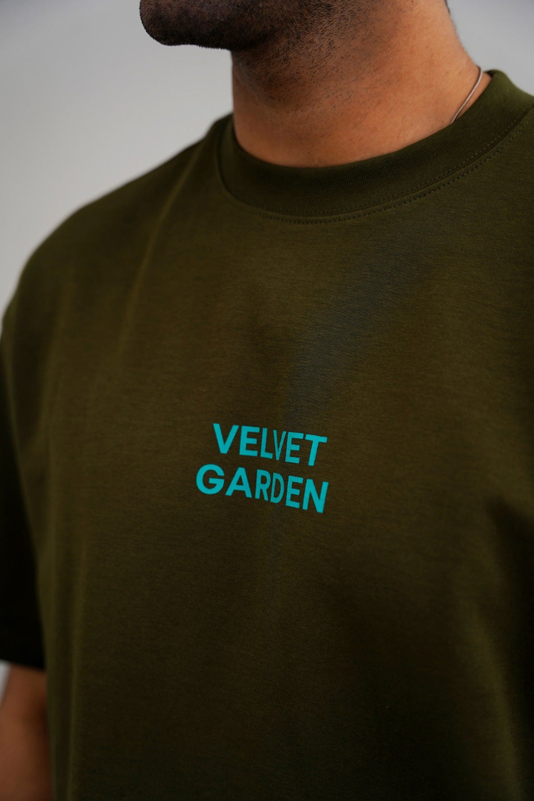 OLIVE CANVAS GARDEN TEE