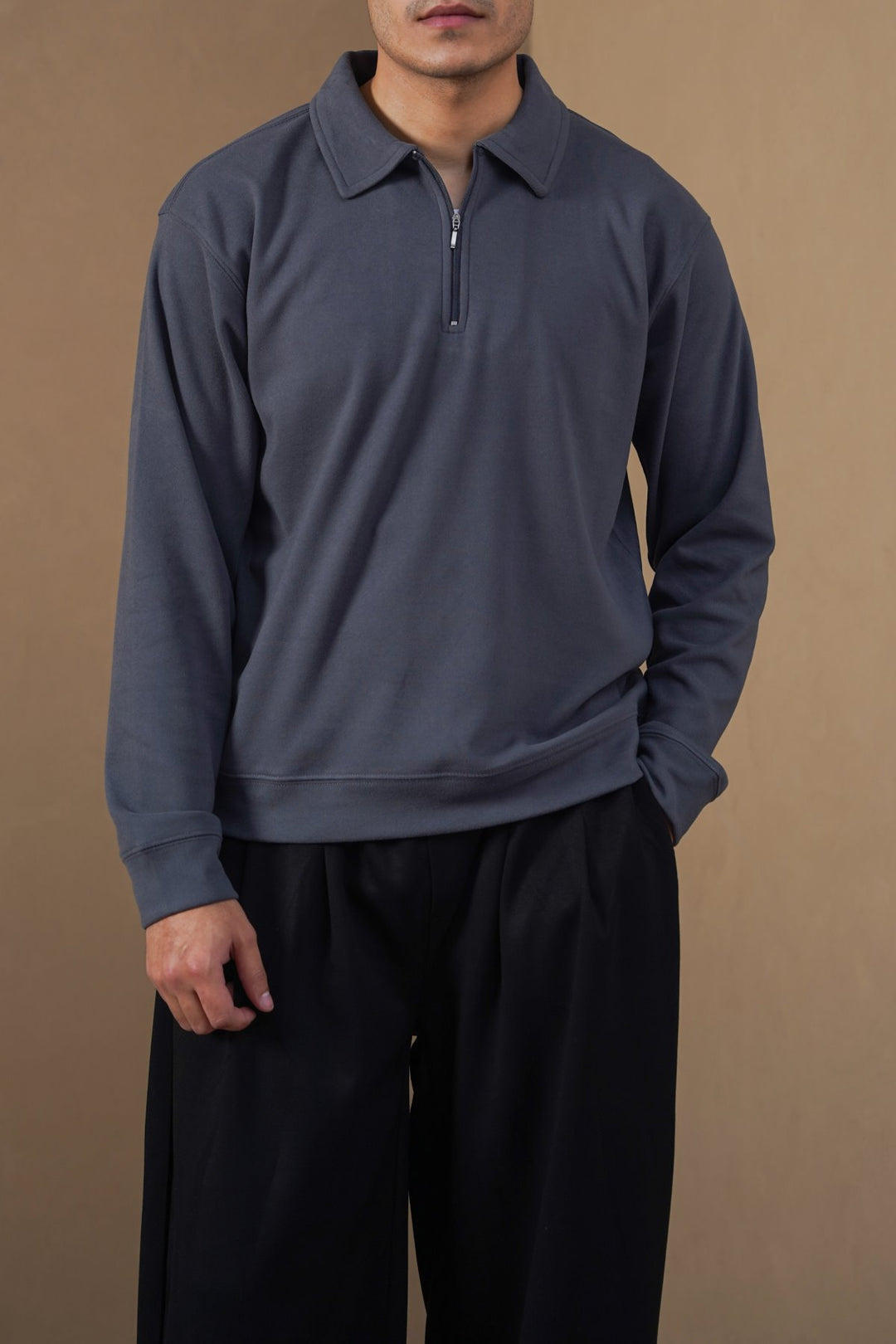 GREY ZIPPER POLO SWEATSHIRT