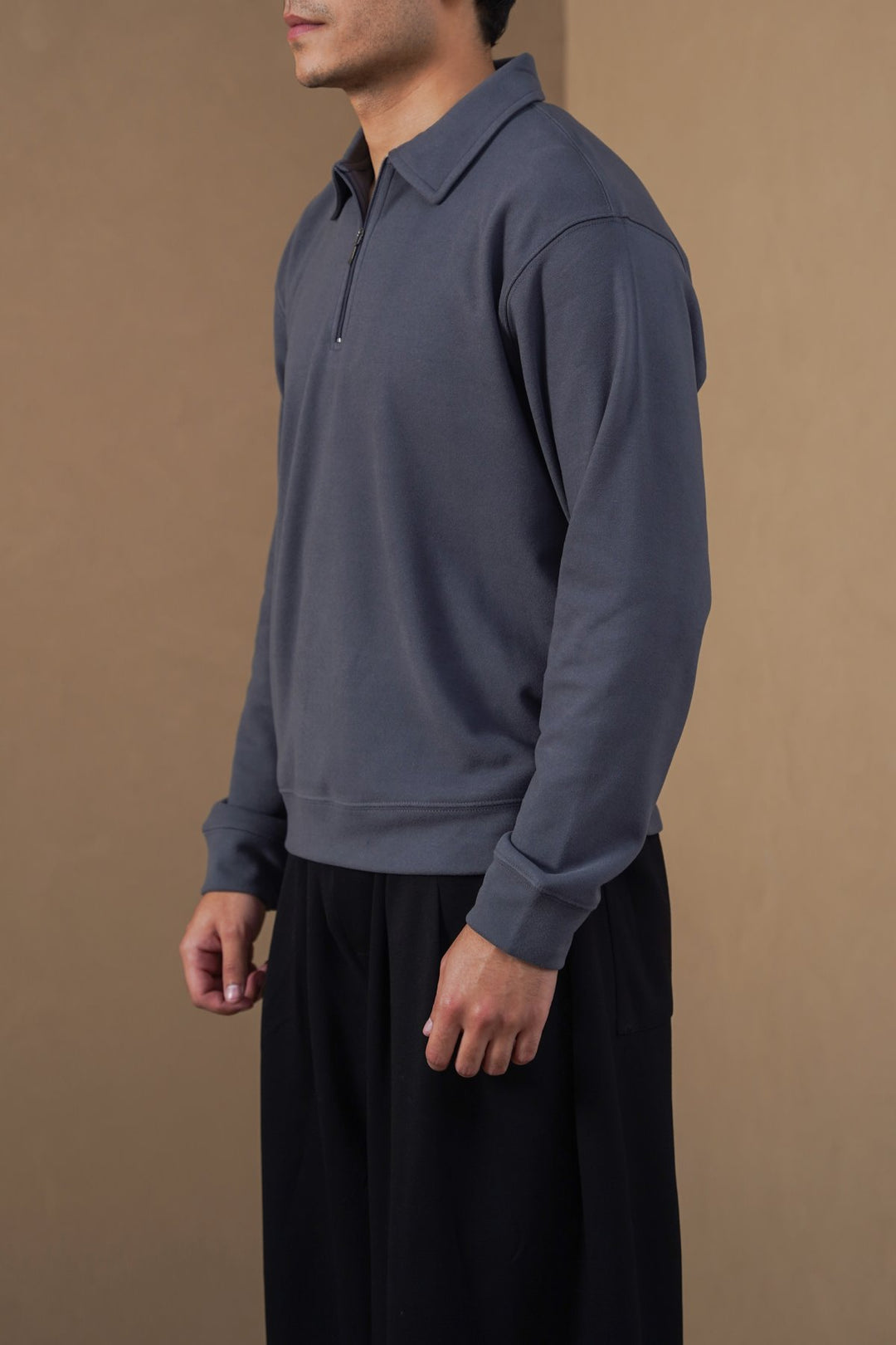 GREY ZIPPER POLO SWEATSHIRT