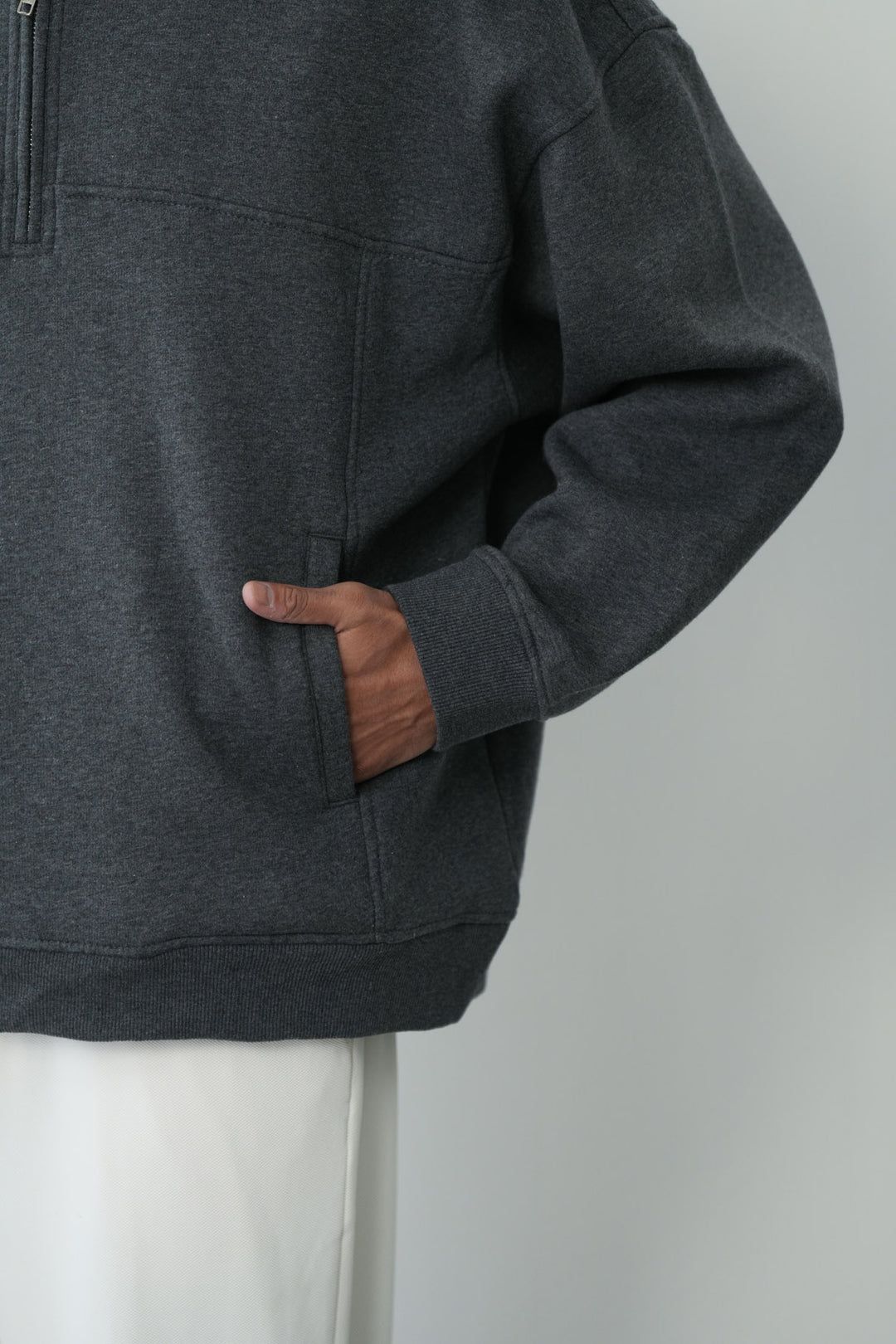 PANELLED QUARTER ZIP SWEATSHIRT