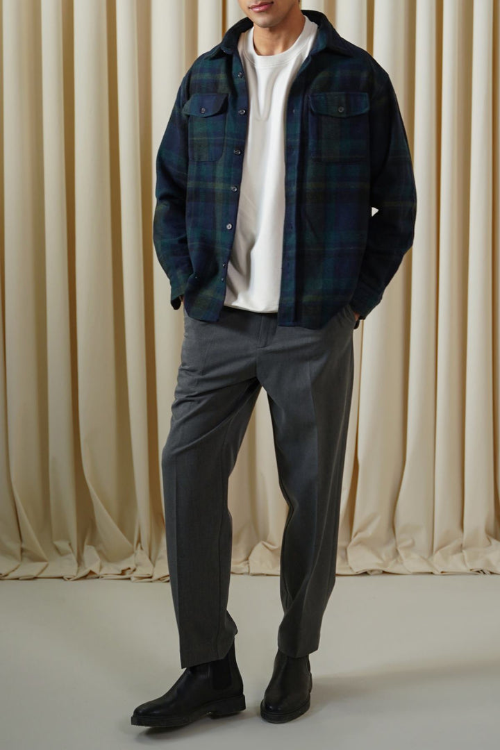 NAVY PLAID FLANNEL SHACKET