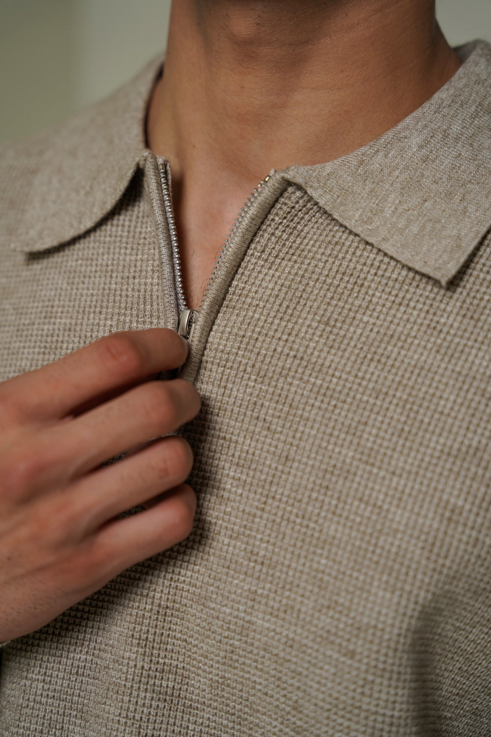 BEIGE CLASSIC COLLAR SWEATER