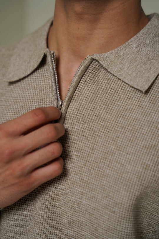 BEIGE CLASSIC COLLAR SWEATER