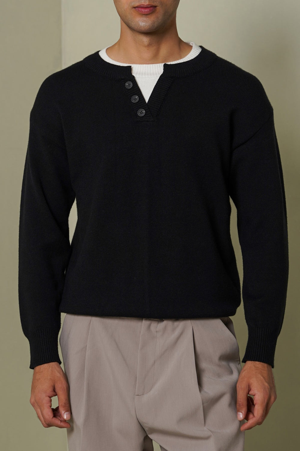 BLACK CAMPUS HENLEY SWEATER
