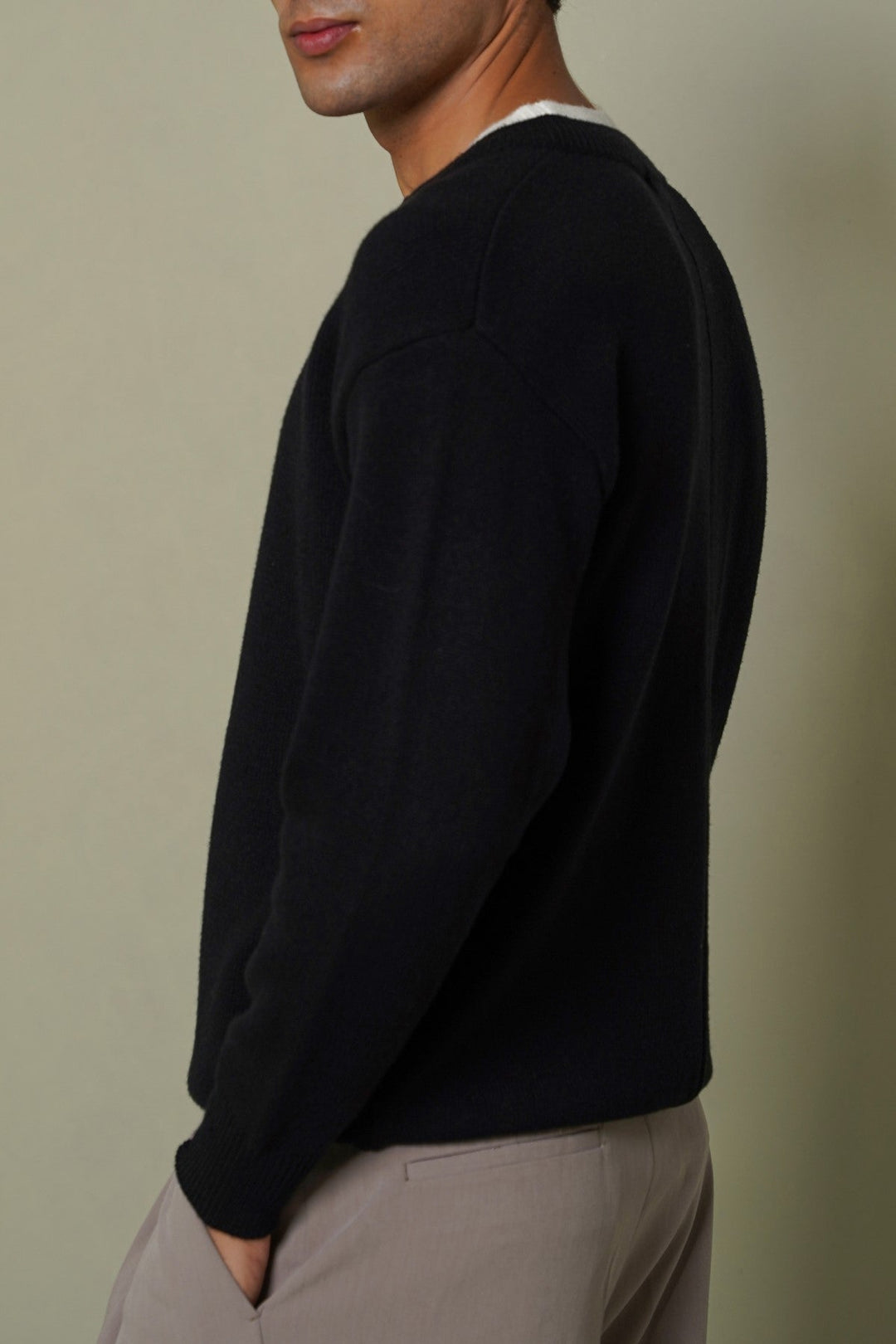 BLACK CAMPUS HENLEY SWEATER