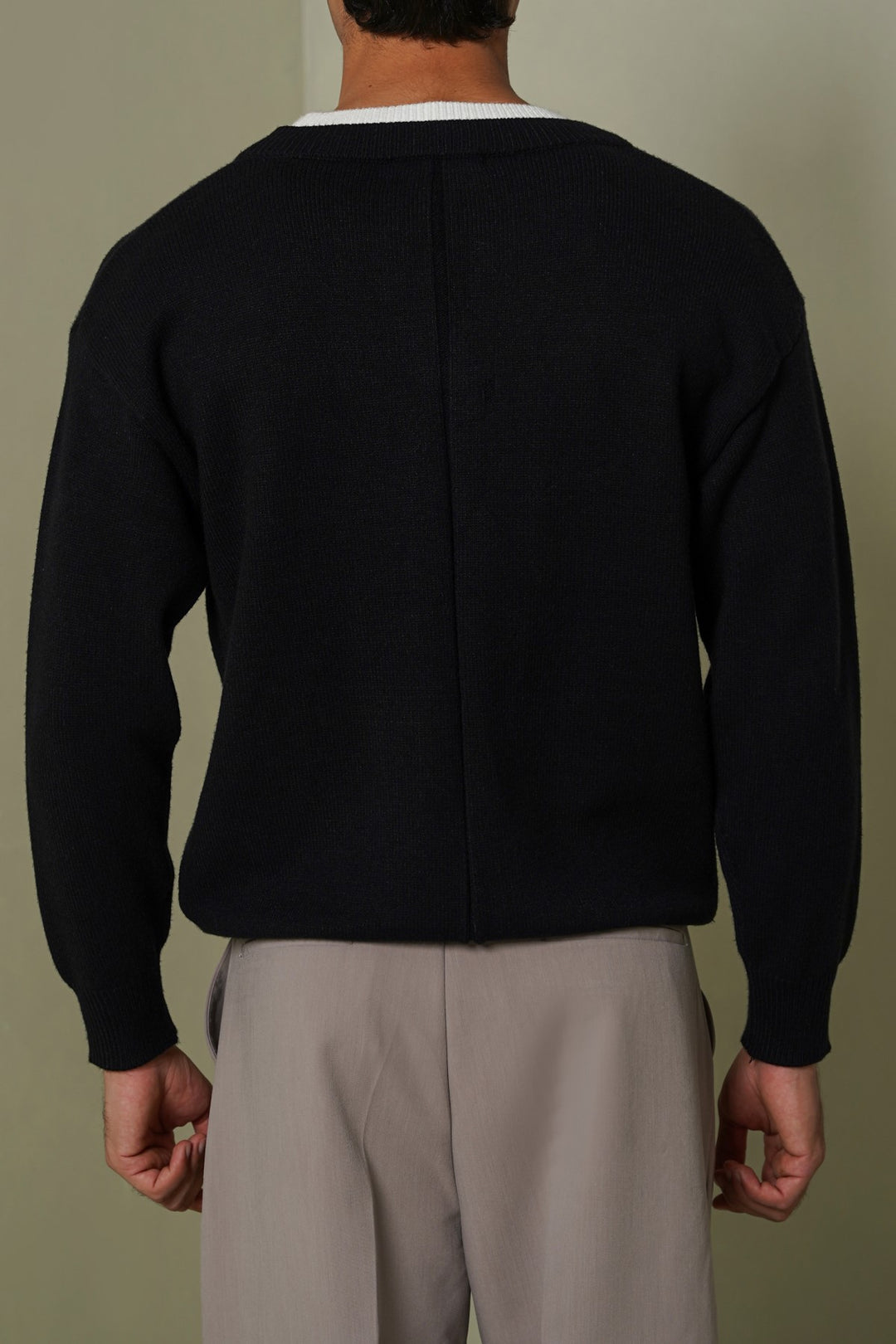 BLACK CAMPUS HENLEY SWEATER