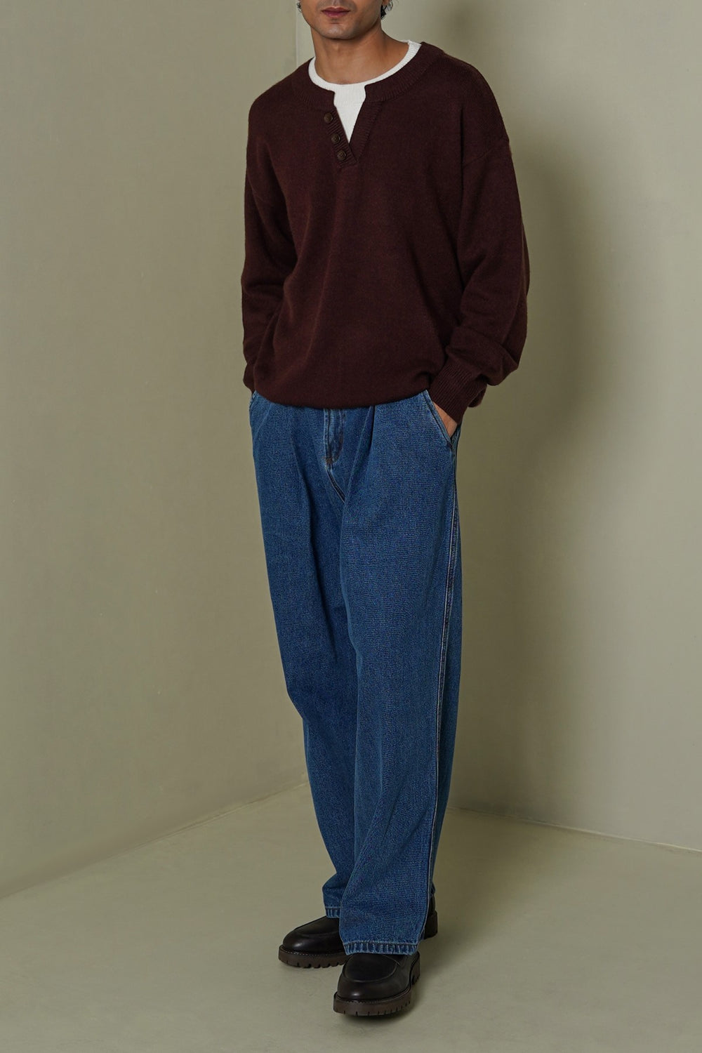 BROWN CAMPUS HENLEY SWEATER