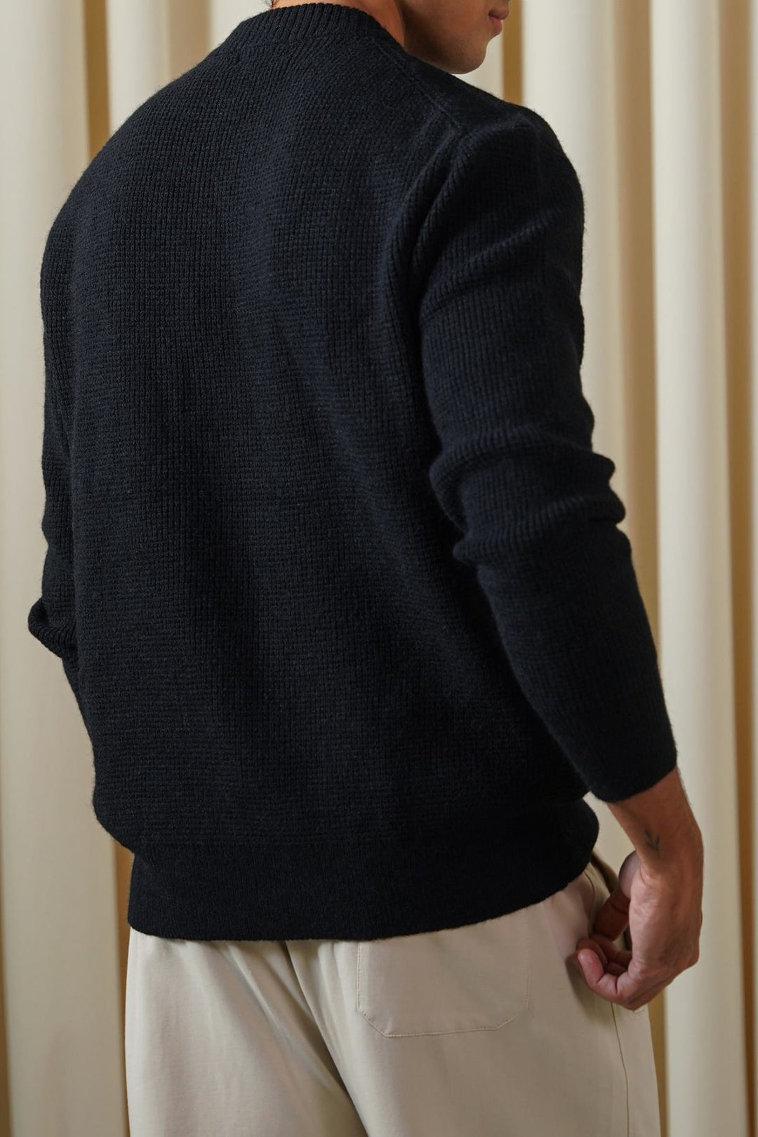 BLACK WAFFLE KNIT SWEATER