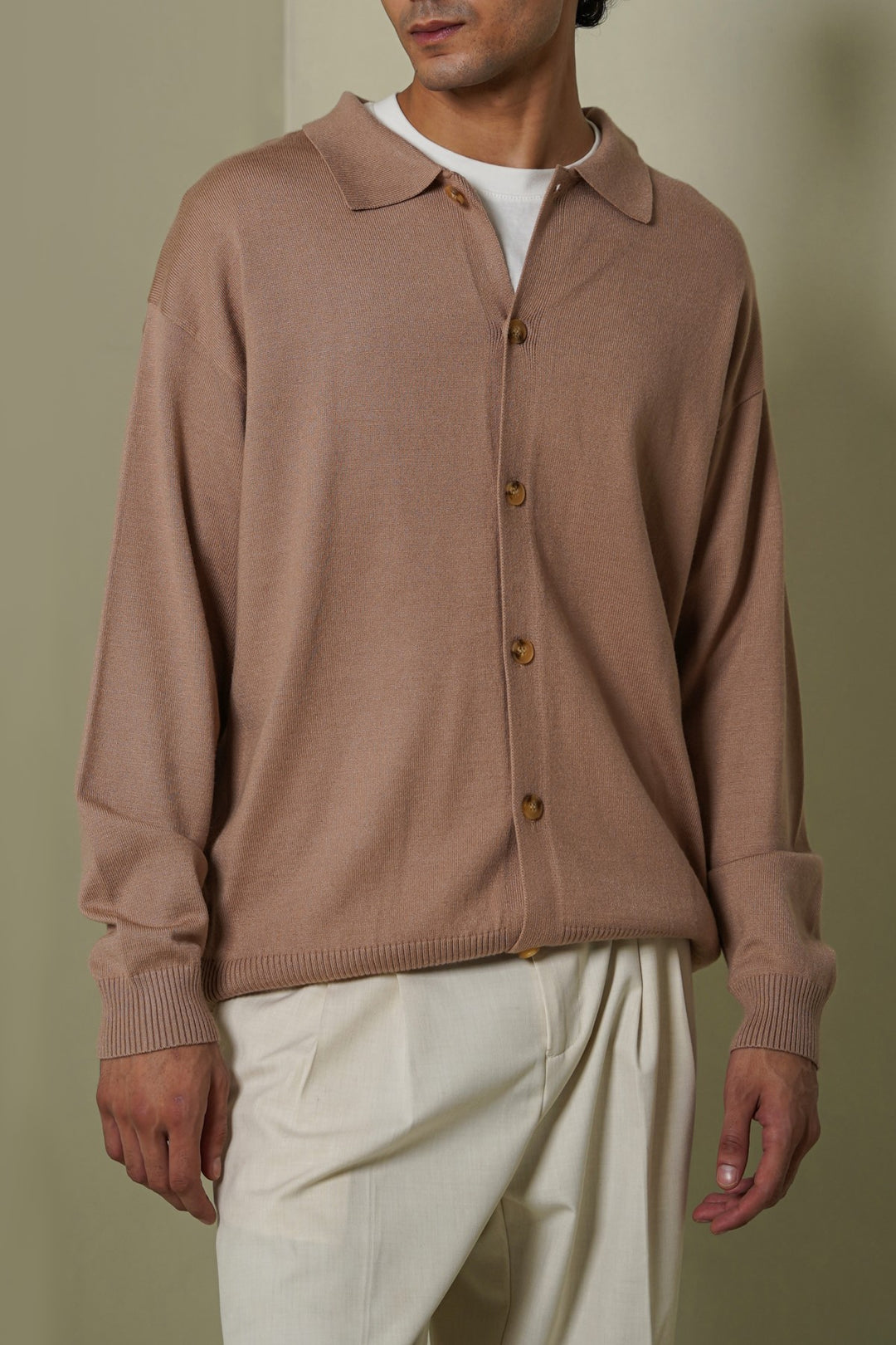 BEIGE OXFORD CARDIGAN