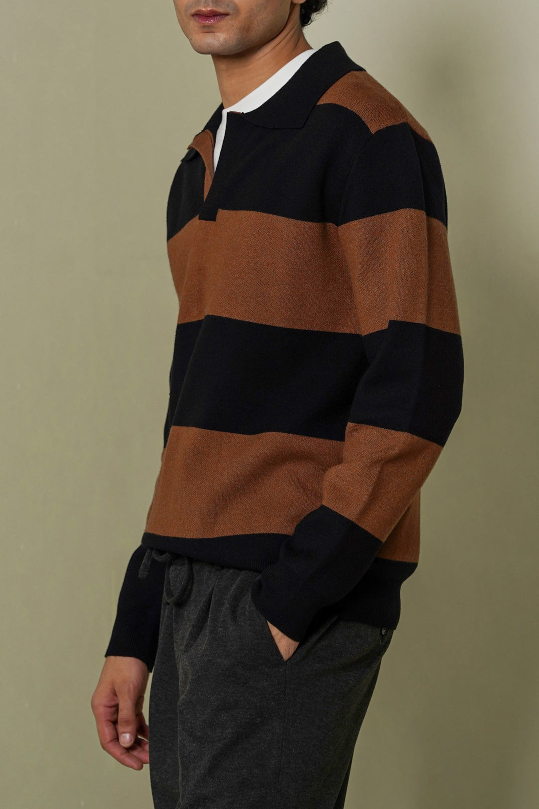 BLACK BROWN RUGBY SWEATER