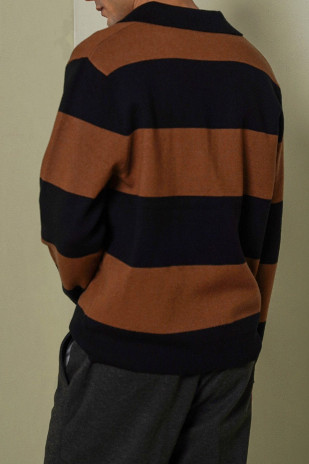 BLACK BROWN RUGBY SWEATER