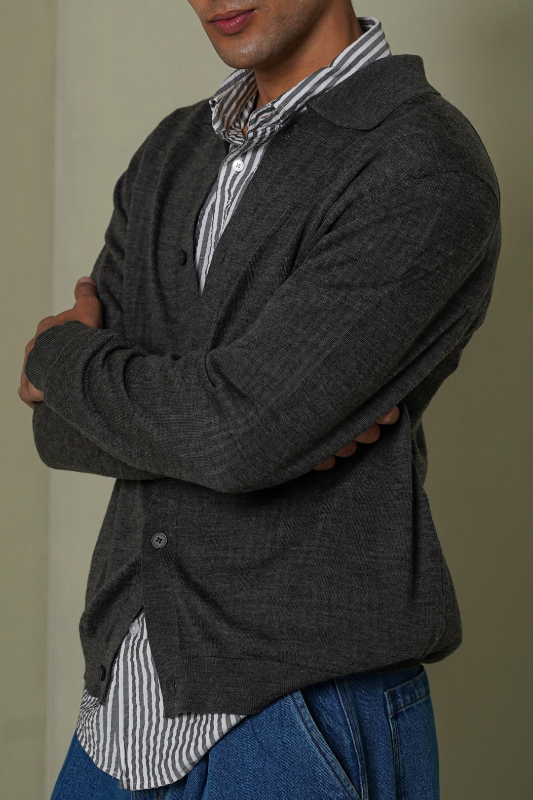 CHARCOAL BUTTON-DOWN CARDIGAN
