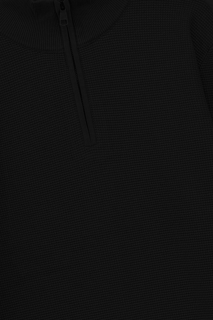 BLACK TEXTURED JUMPER