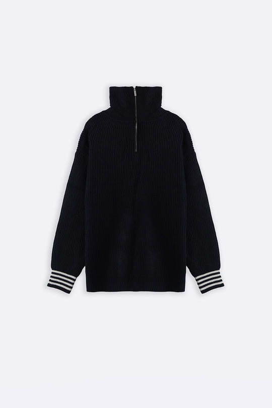 BLACK WHITE EASY MOCK-NECK PULLOVER