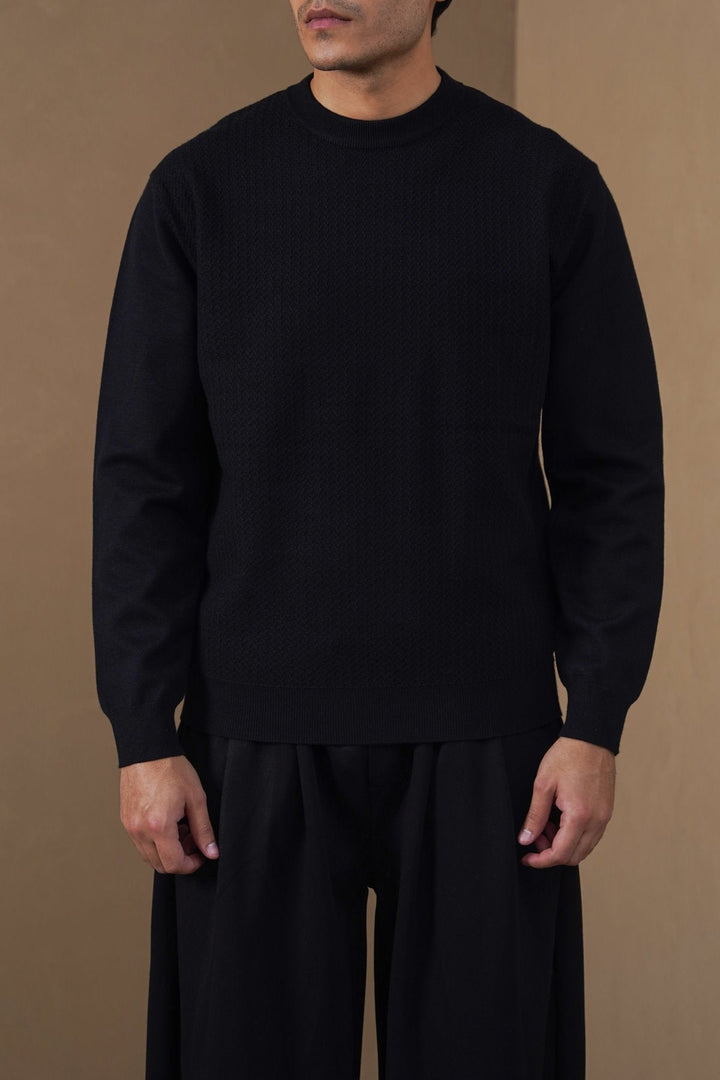 BLACK CREW NECK SWEATER
