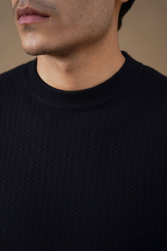 BLACK CREW NECK SWEATER