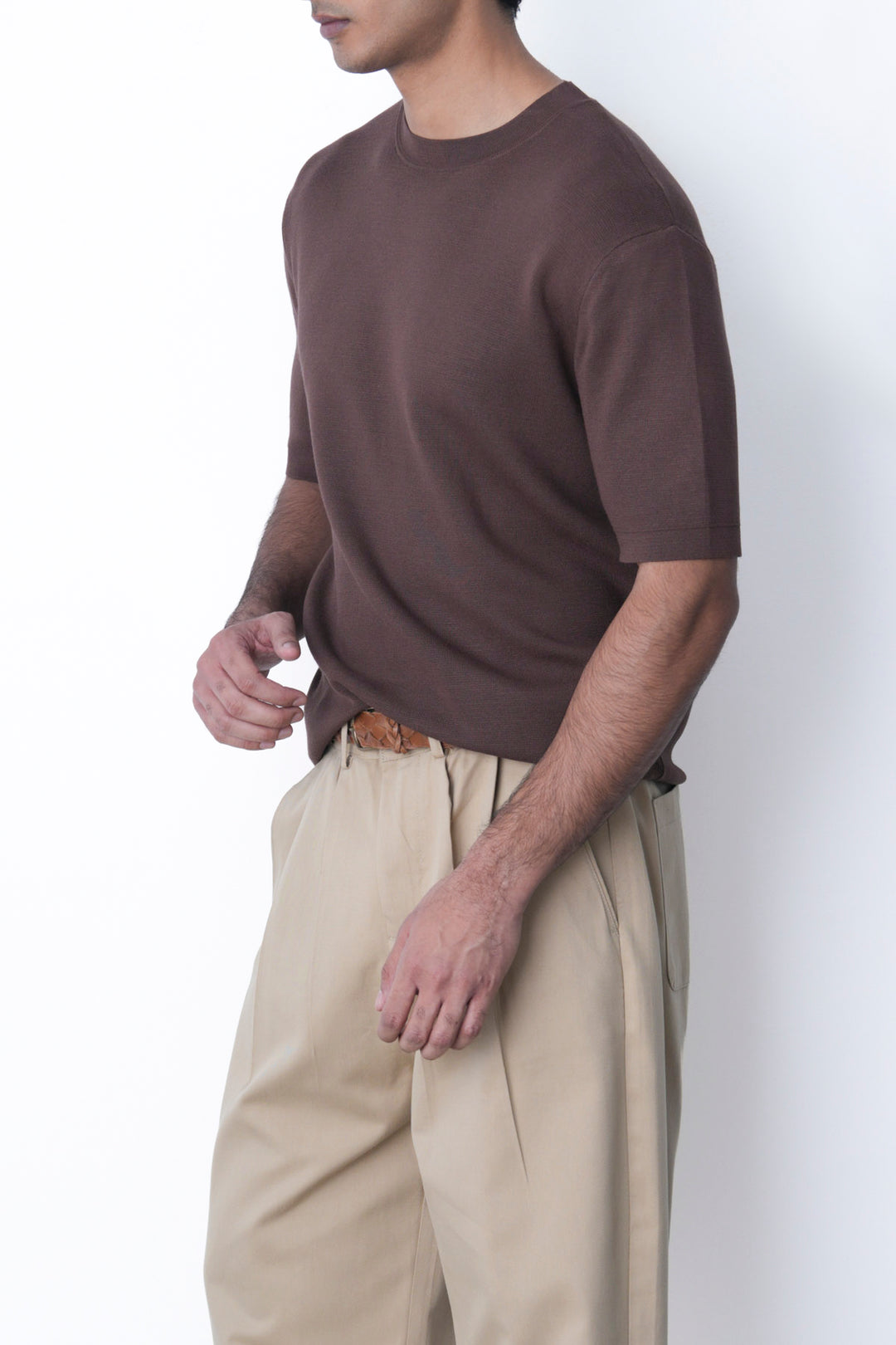 BROWN CLASSIC CREW TEE
