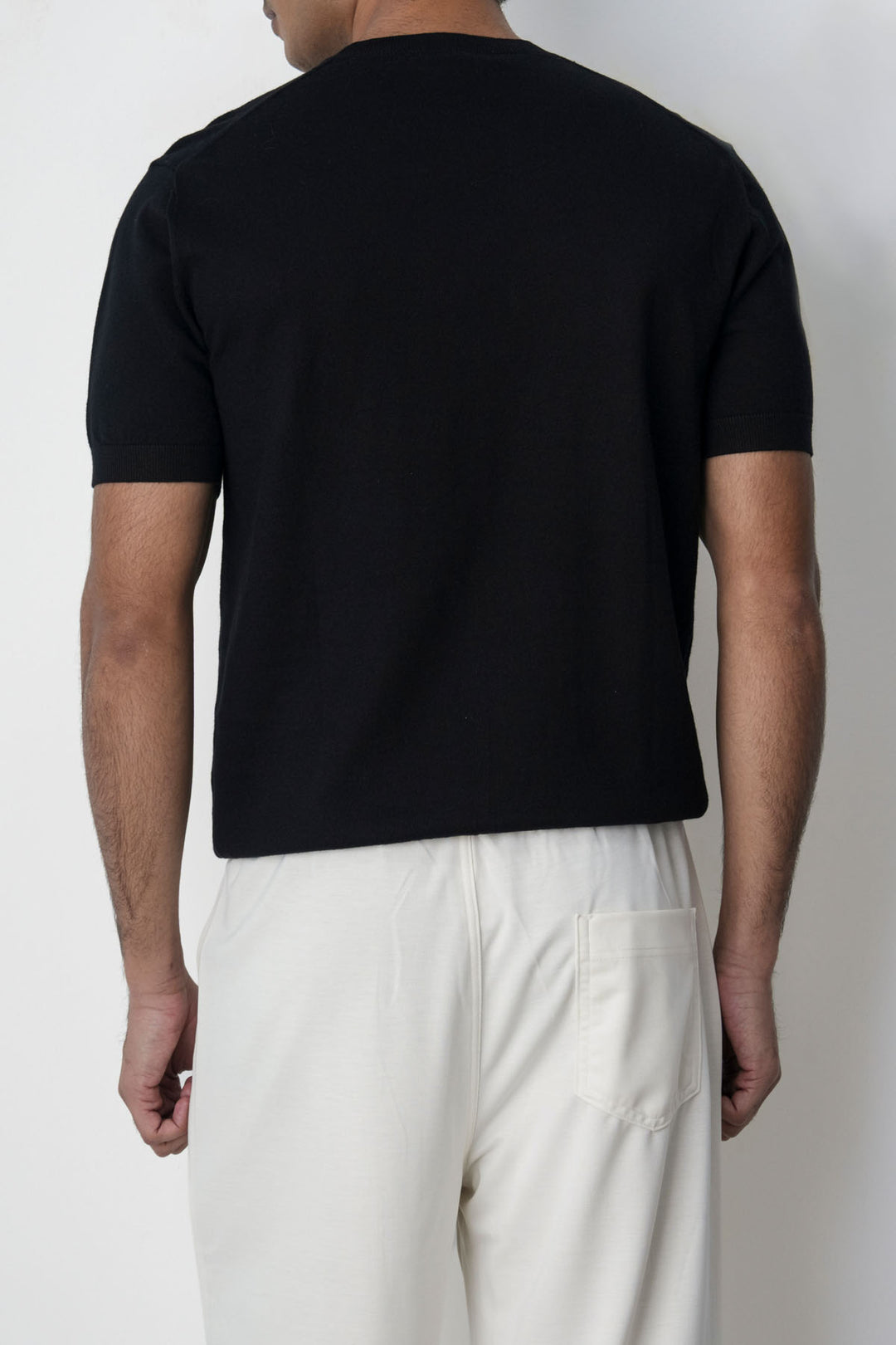BLACK FINE KNIT TEE