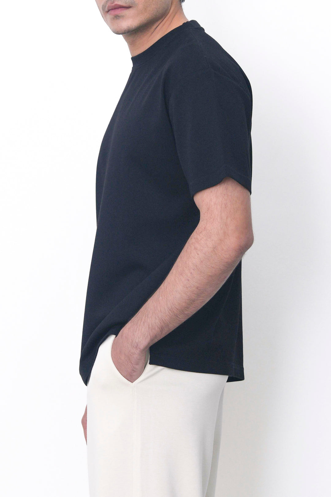 BLACK OFF-DUTY TEE