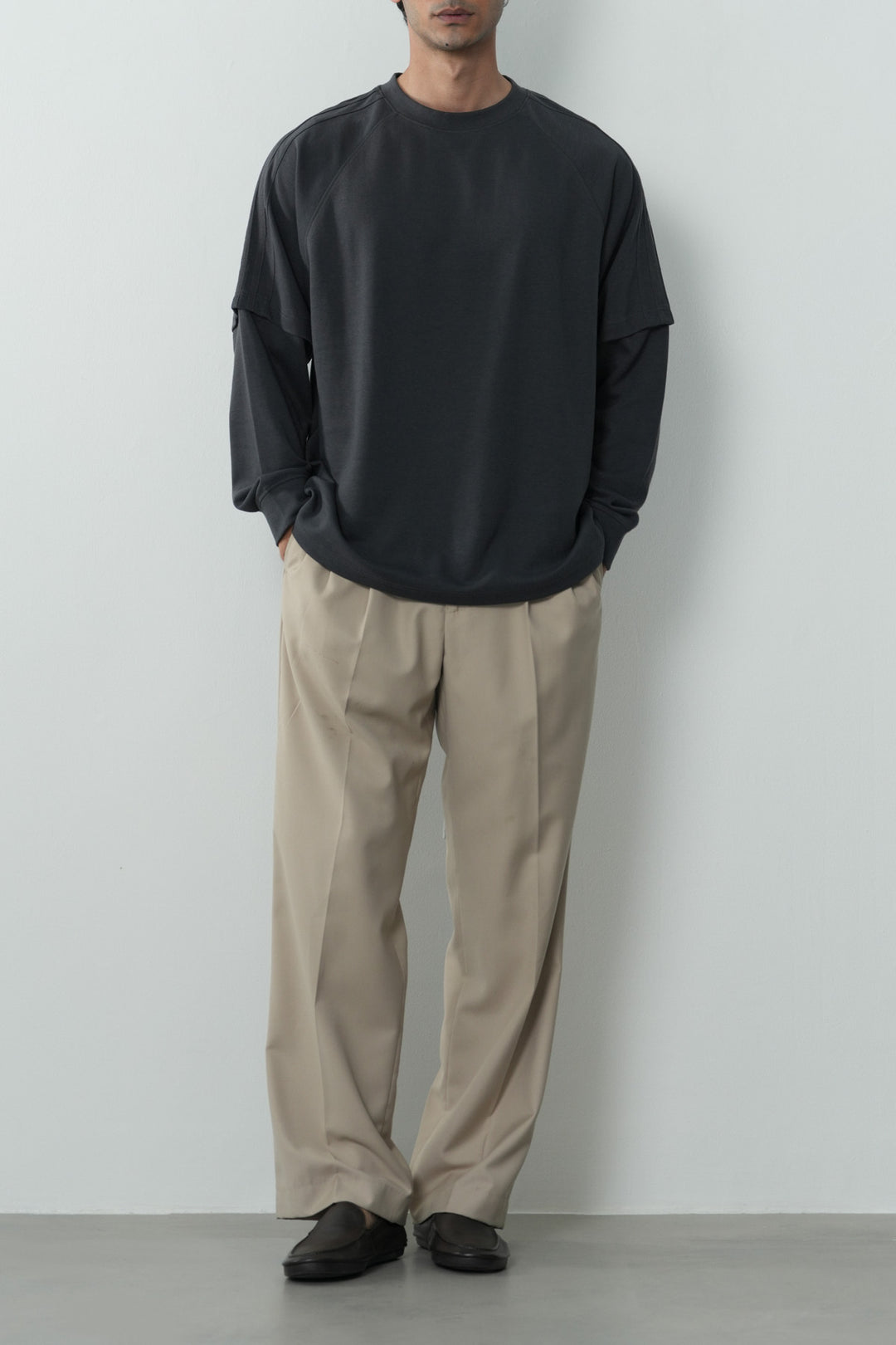 CHARCOAL DAILY RAGLAN SHIRT
