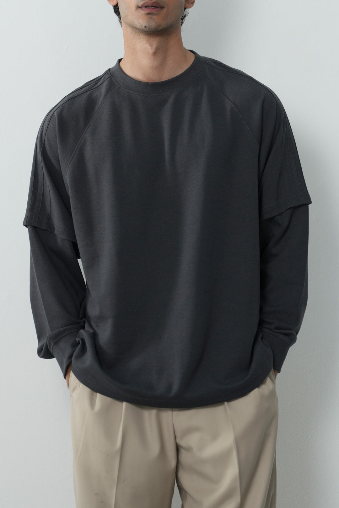 CHARCOAL DAILY RAGLAN SHIRT