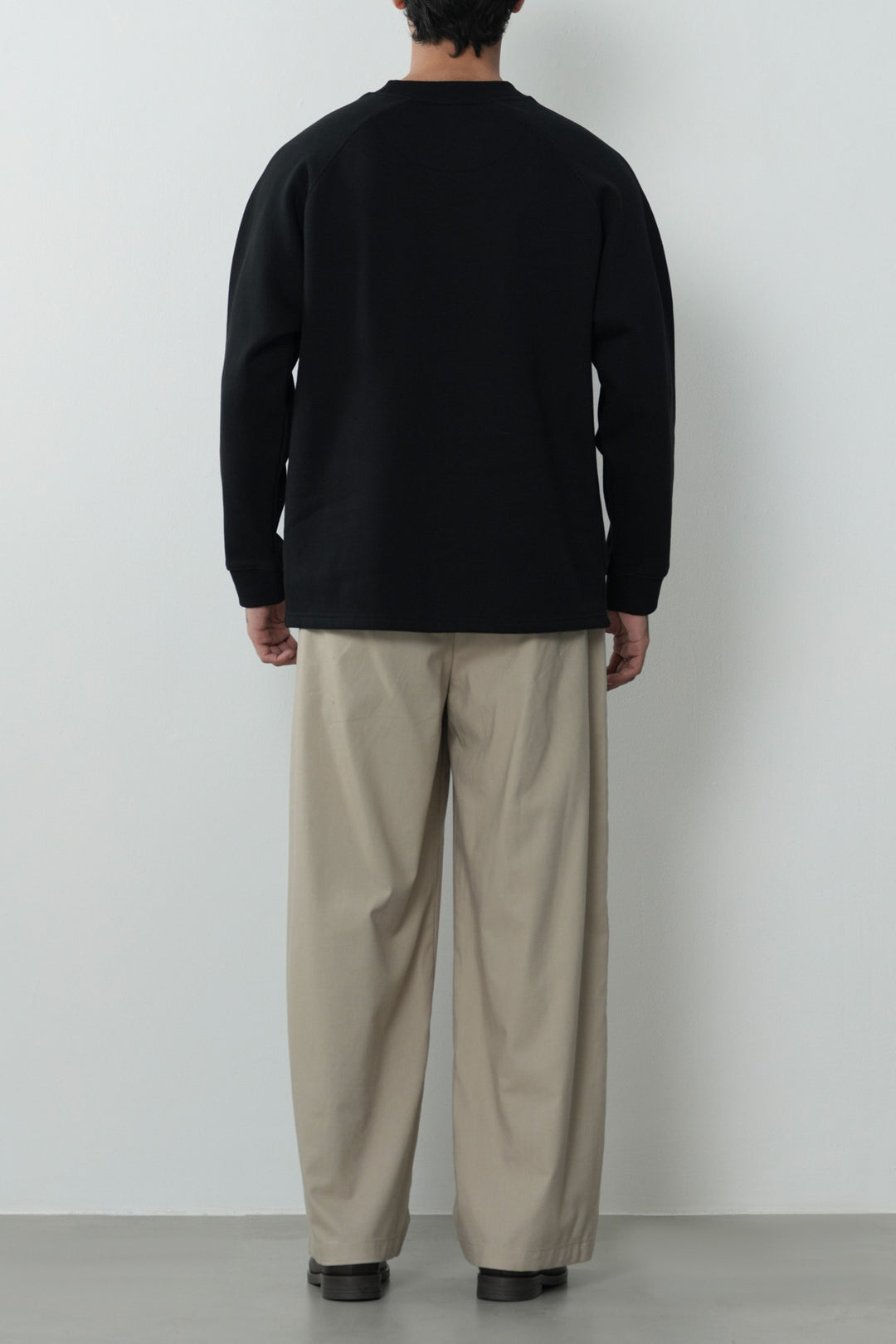 ESSENTIAL RAGLAN SWEAT