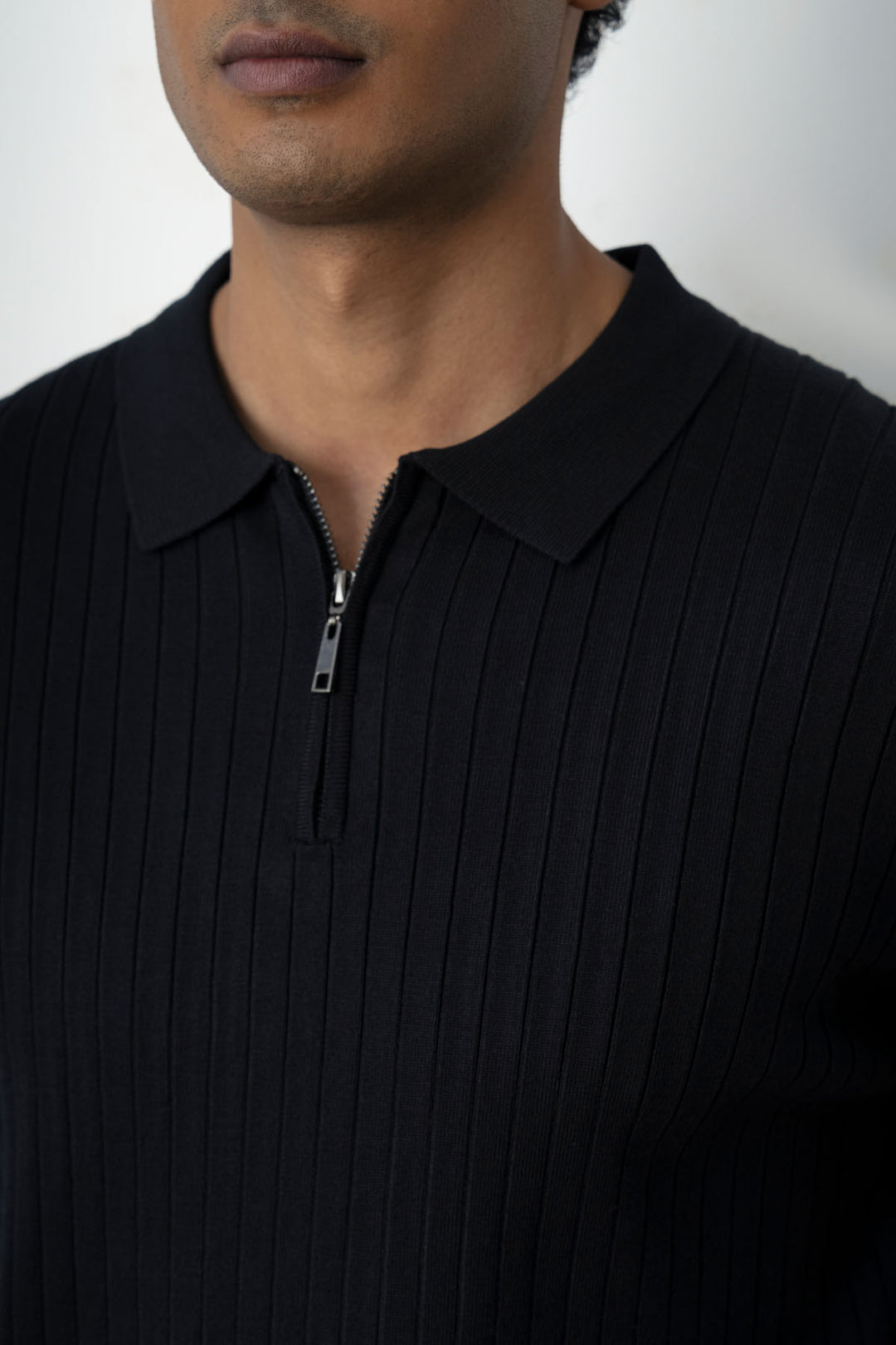 BLACK RIBBED ZIPPER POLO