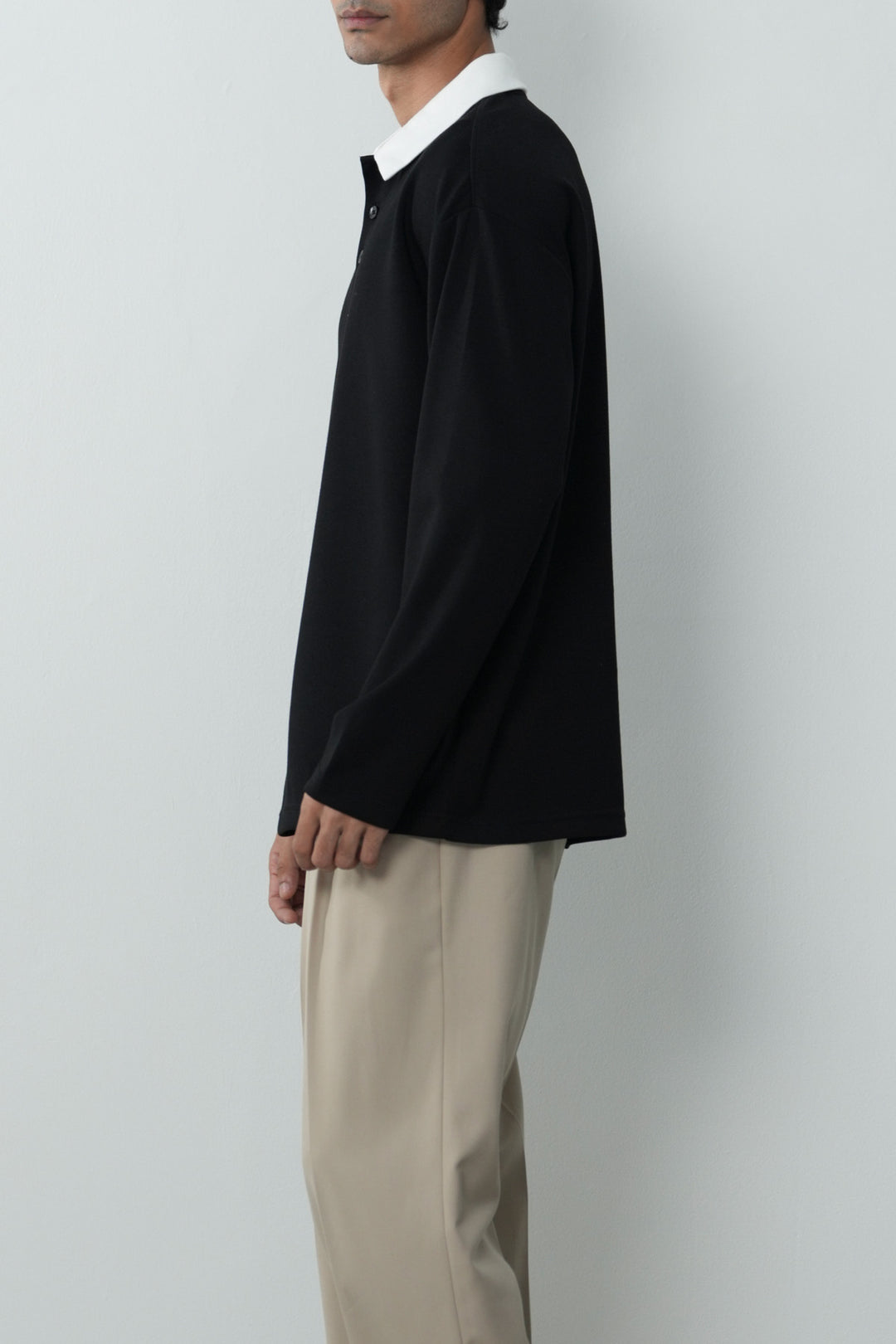 CONTRASTING COLLAR BASIC SHIRT