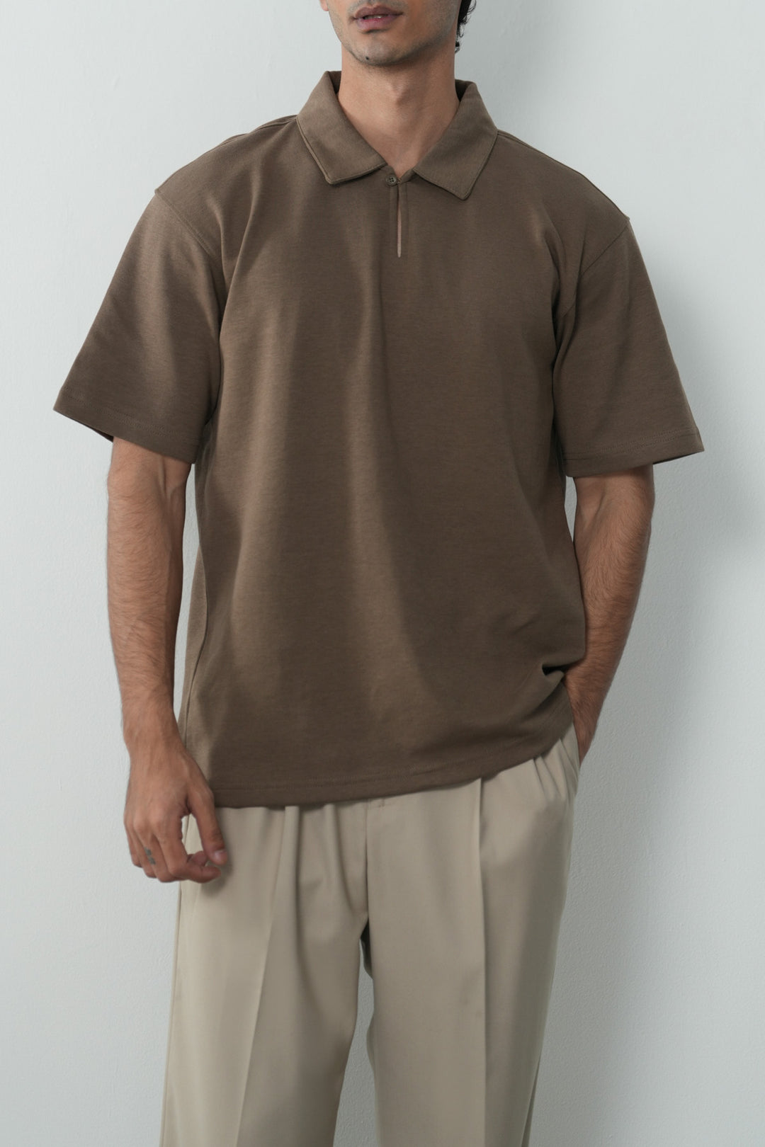 OPEN V NECK COLLAR POLO