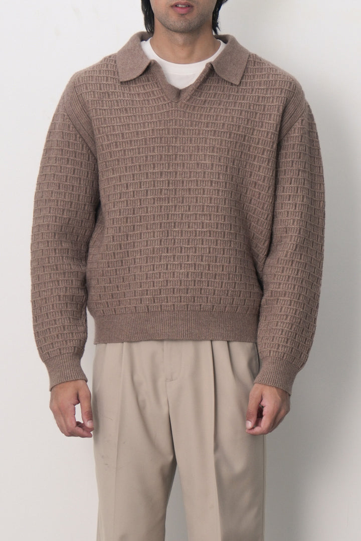 OPEN COLLAR TEXTURED POLO