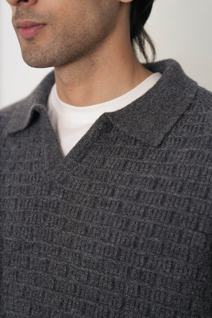 OPEN COLLAR TEXTURED POLO
