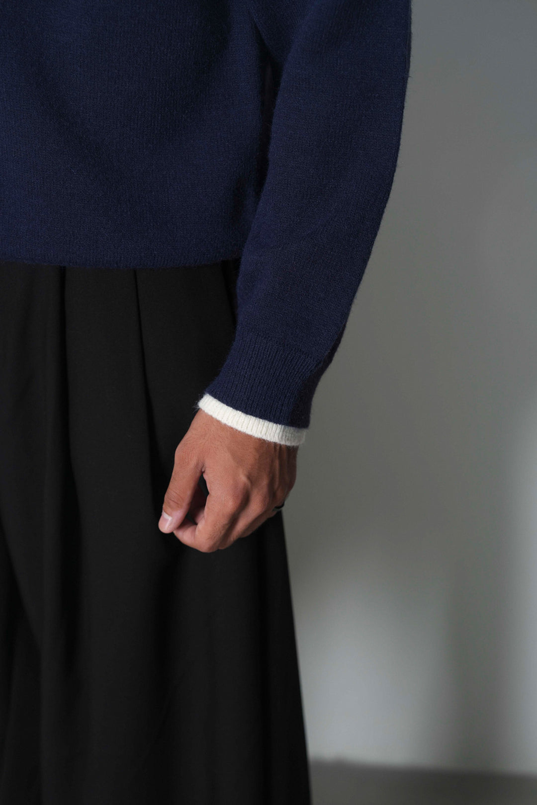 CONTRAST TRIM POLO SWEATER