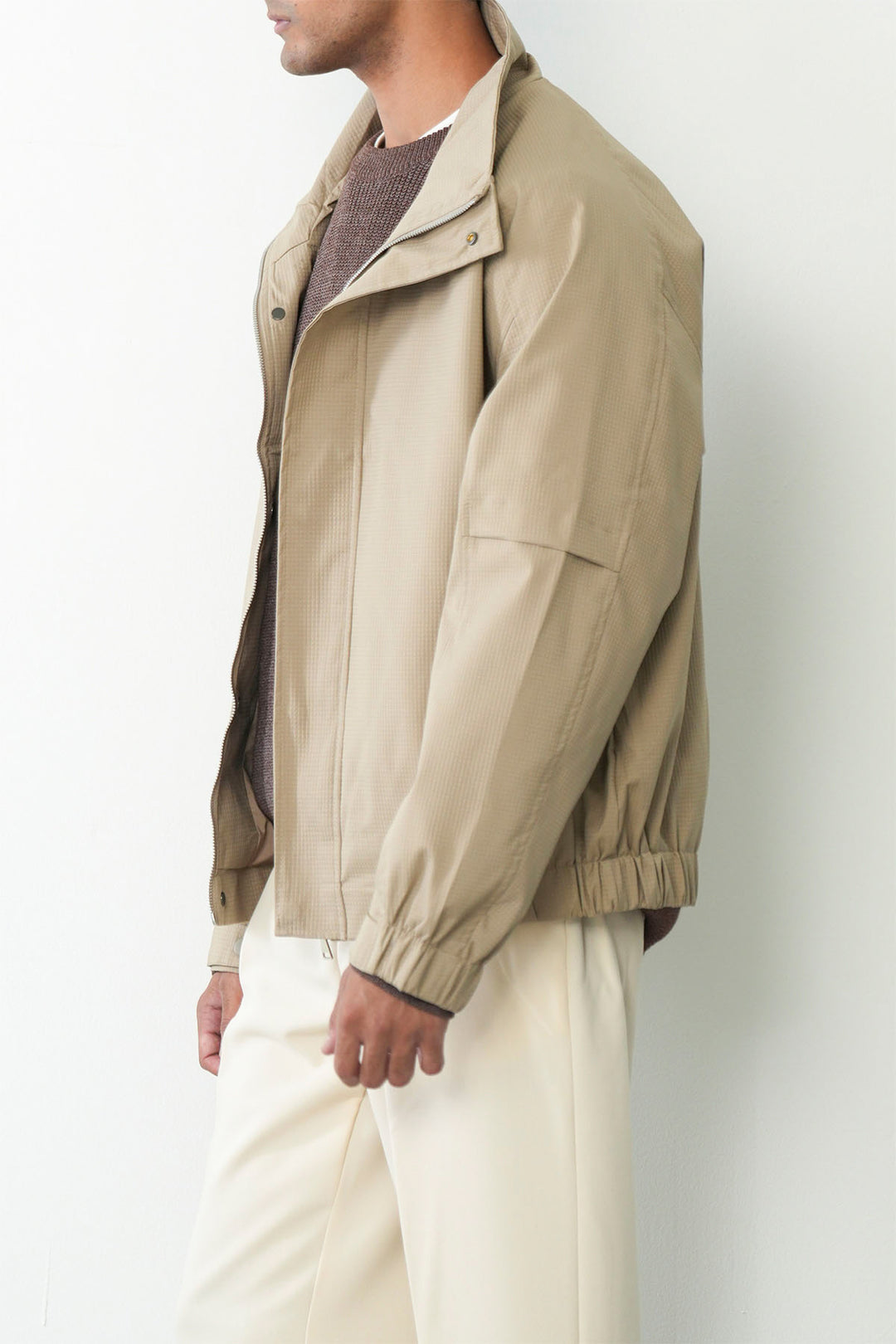 BEIGE WIND BREAKER