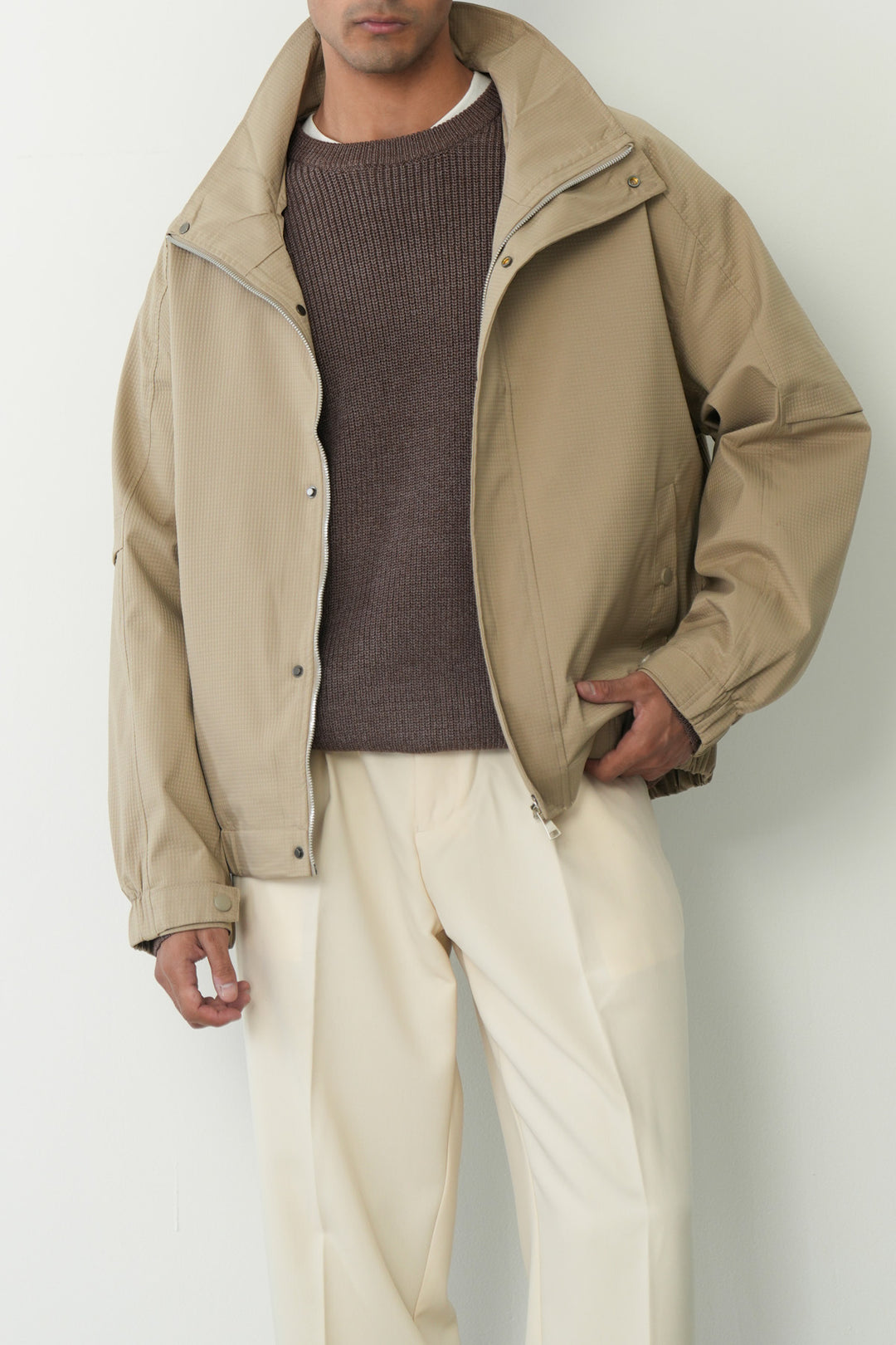 BEIGE WIND BREAKER