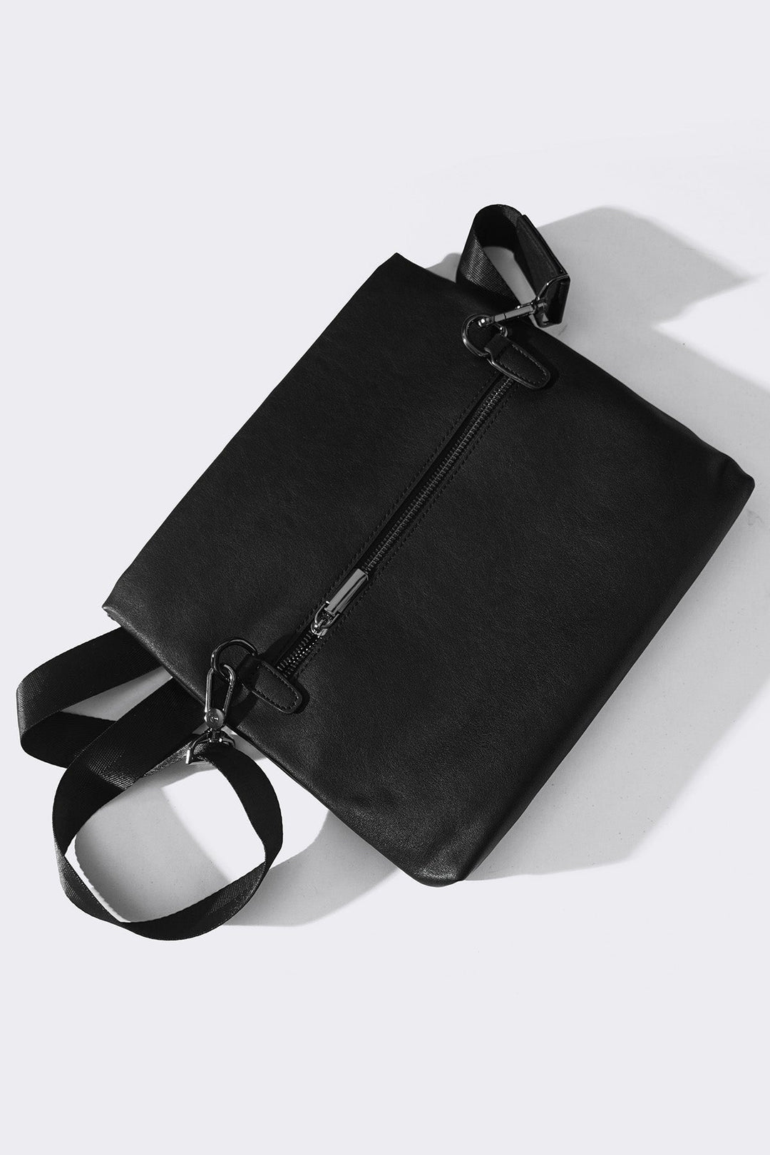 BLACK MONO POUCH