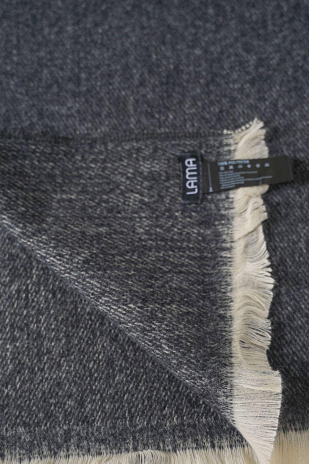 BLACK THE ESSENTIAL TRANSIT SCARF