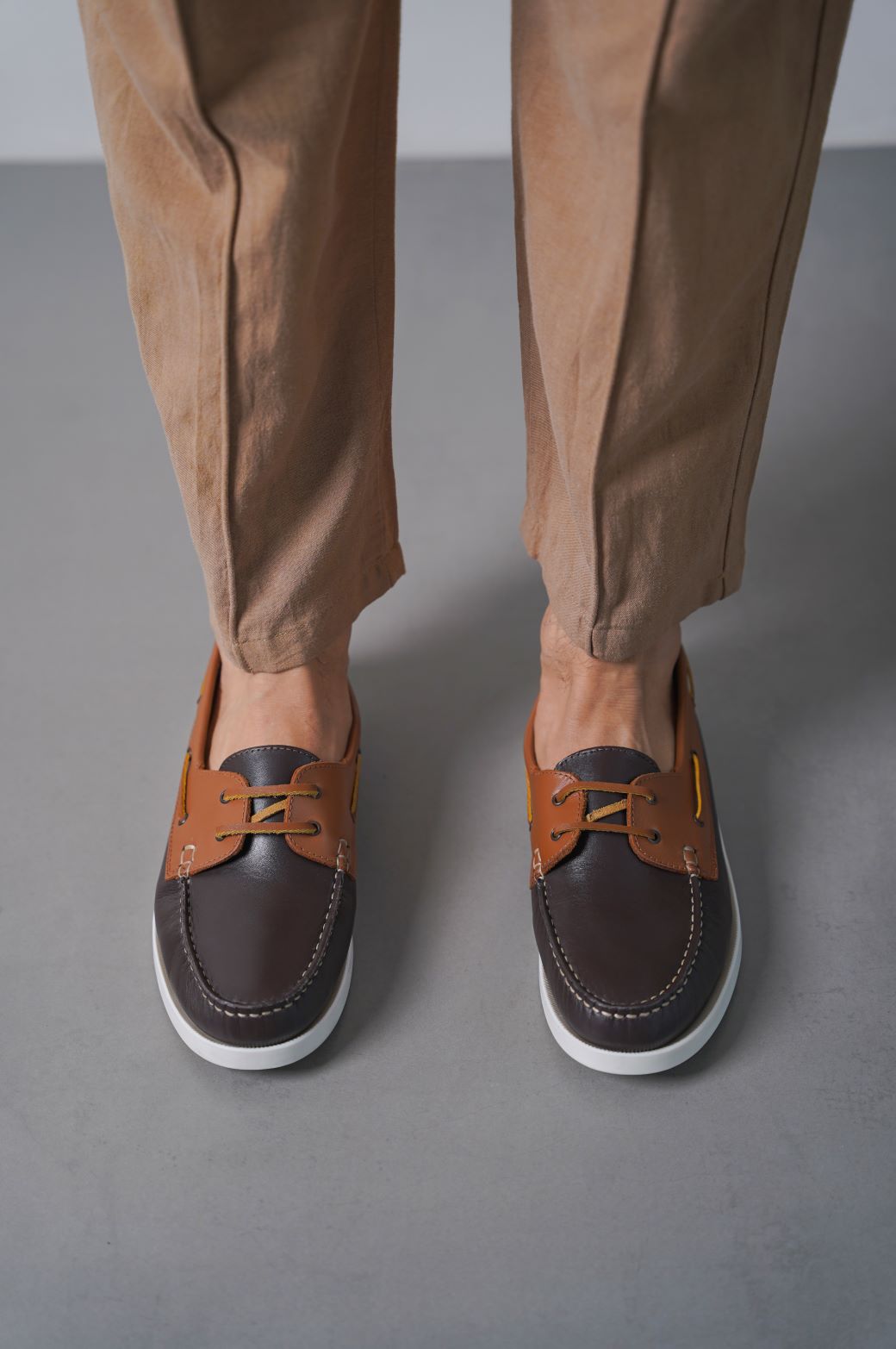 DARK BROWN TAN CONTRAST LEATHER BOAT SHOES
