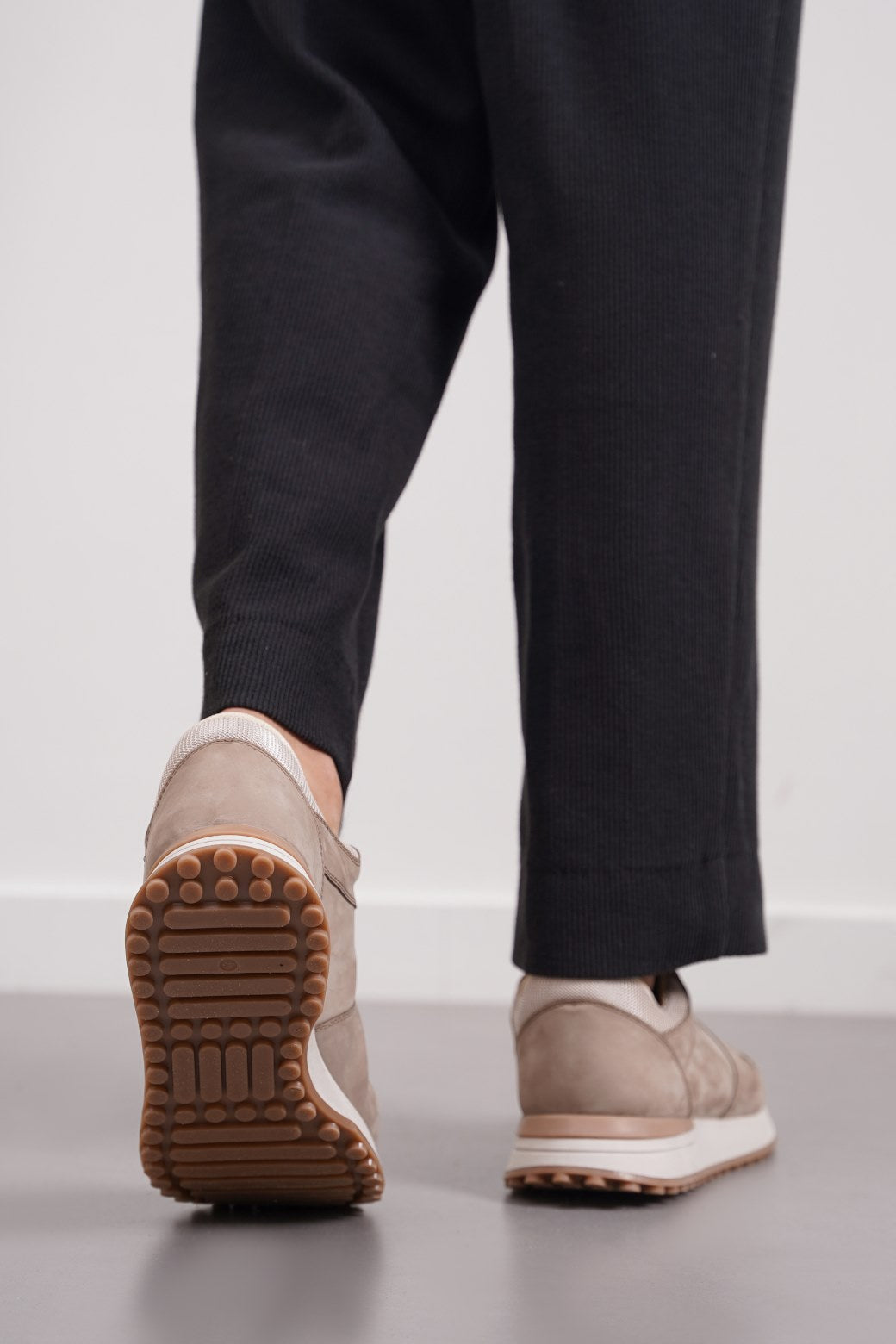 TAUPE MONOTONE LEATHER SNEAKERS