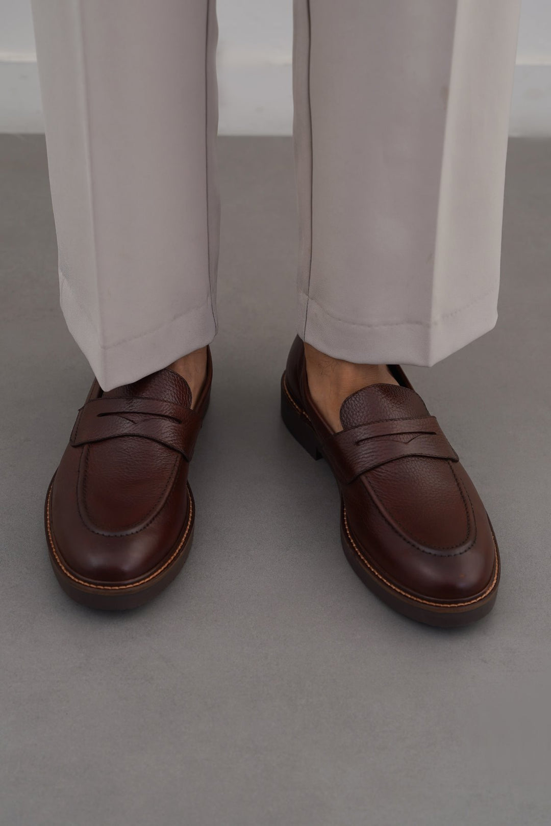 COGNAC CLASSIC LEATHER LOAFERS