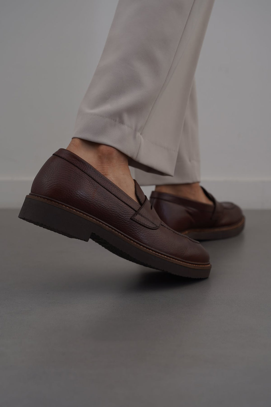 COGNAC CLASSIC LEATHER LOAFERS