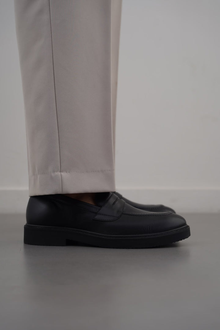 BLACK CLASSIC LEATHER LOAFERS