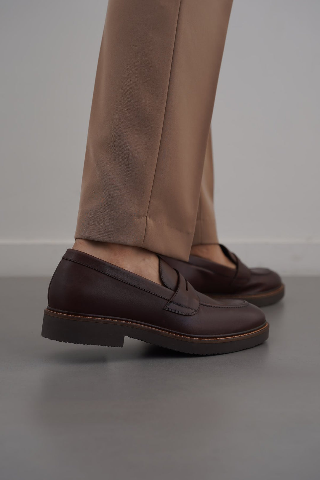 COFFEE CLASSIC LEATHER LOAFERS