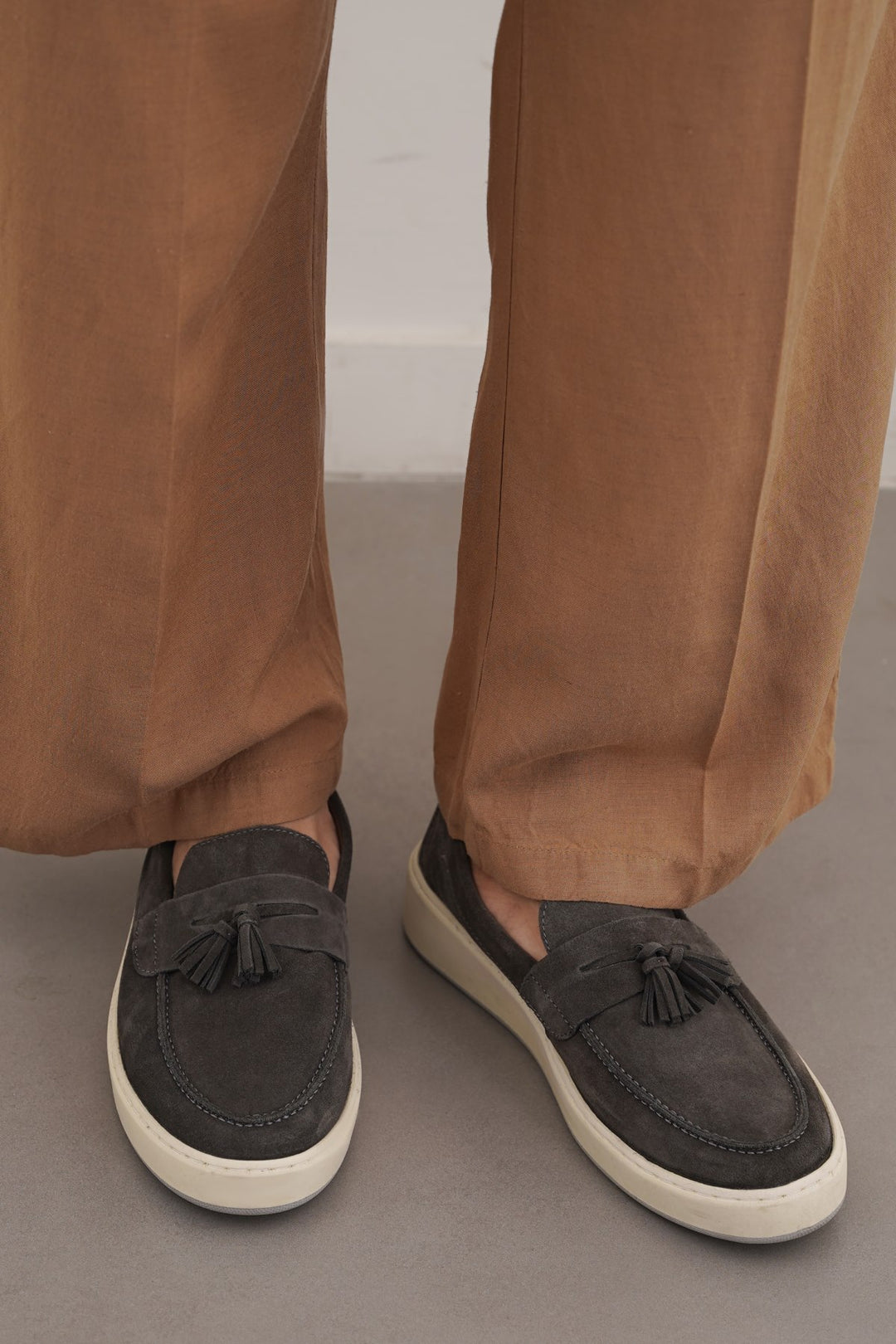 GREY SUEDE LEATHER TASSEL LOAFERS