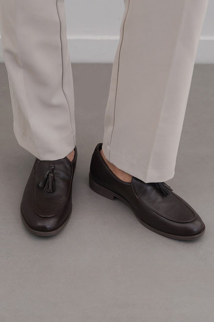 DARK BROWN GRAINED LEATHER TASSEL LOAFERS