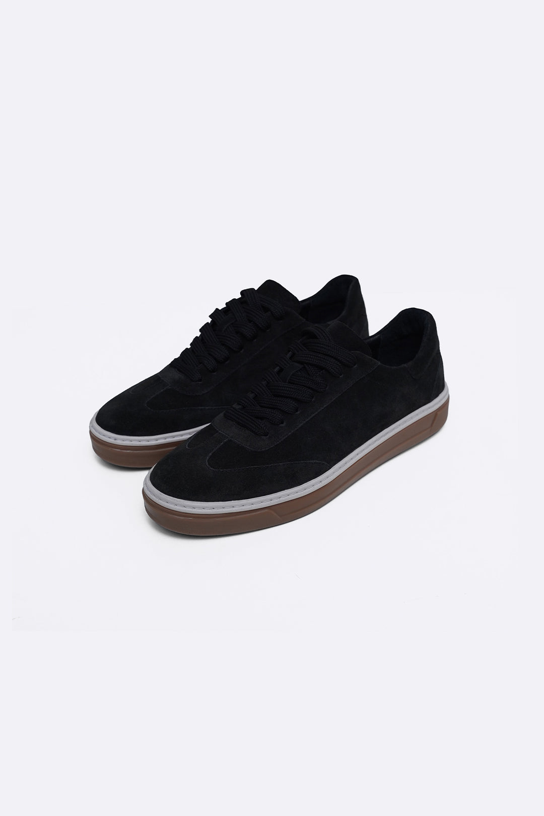 BLACK LACE-UP LEATHER SNEAKER