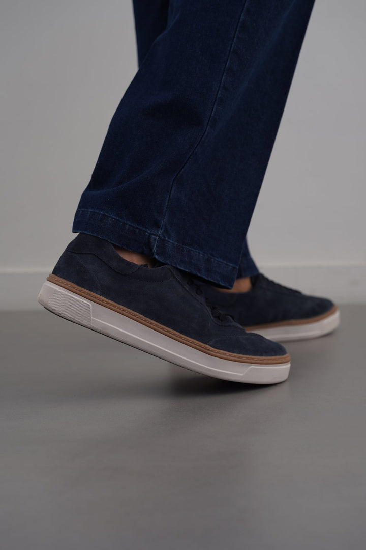 NAVY LACE-UP LEATHER SNEAKERS